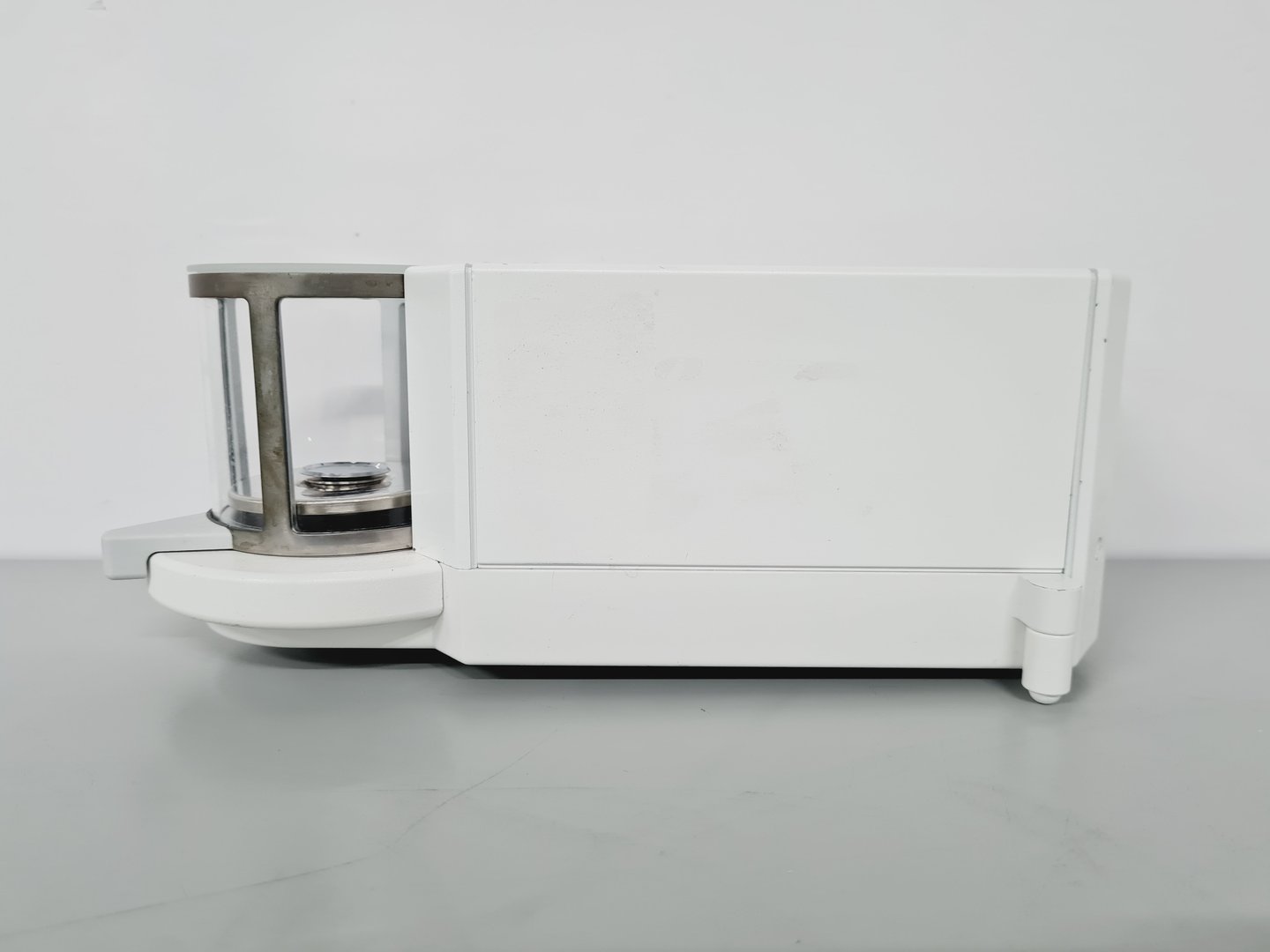 Image of Mettler Toledo MT5 Analytical Microbalance Lab