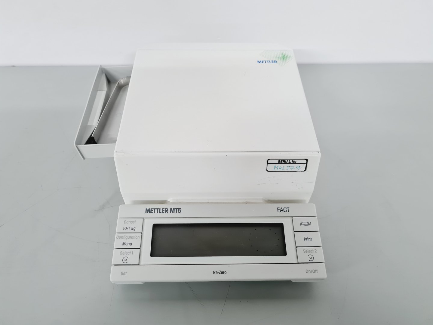 Image of Mettler Toledo MT5 Analytical Microbalance Lab