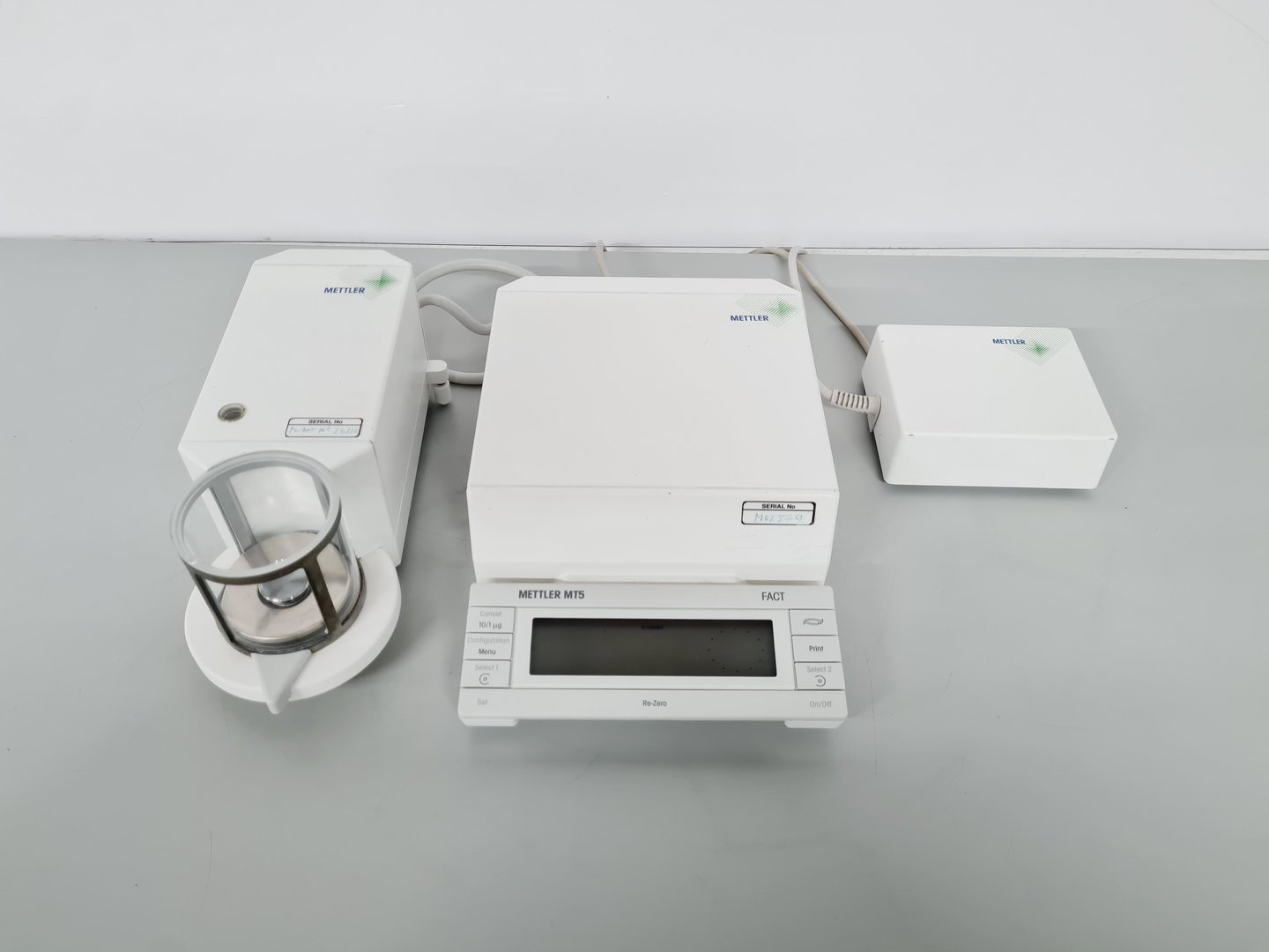 Image of Mettler Toledo MT5 Analytical Microbalance Lab