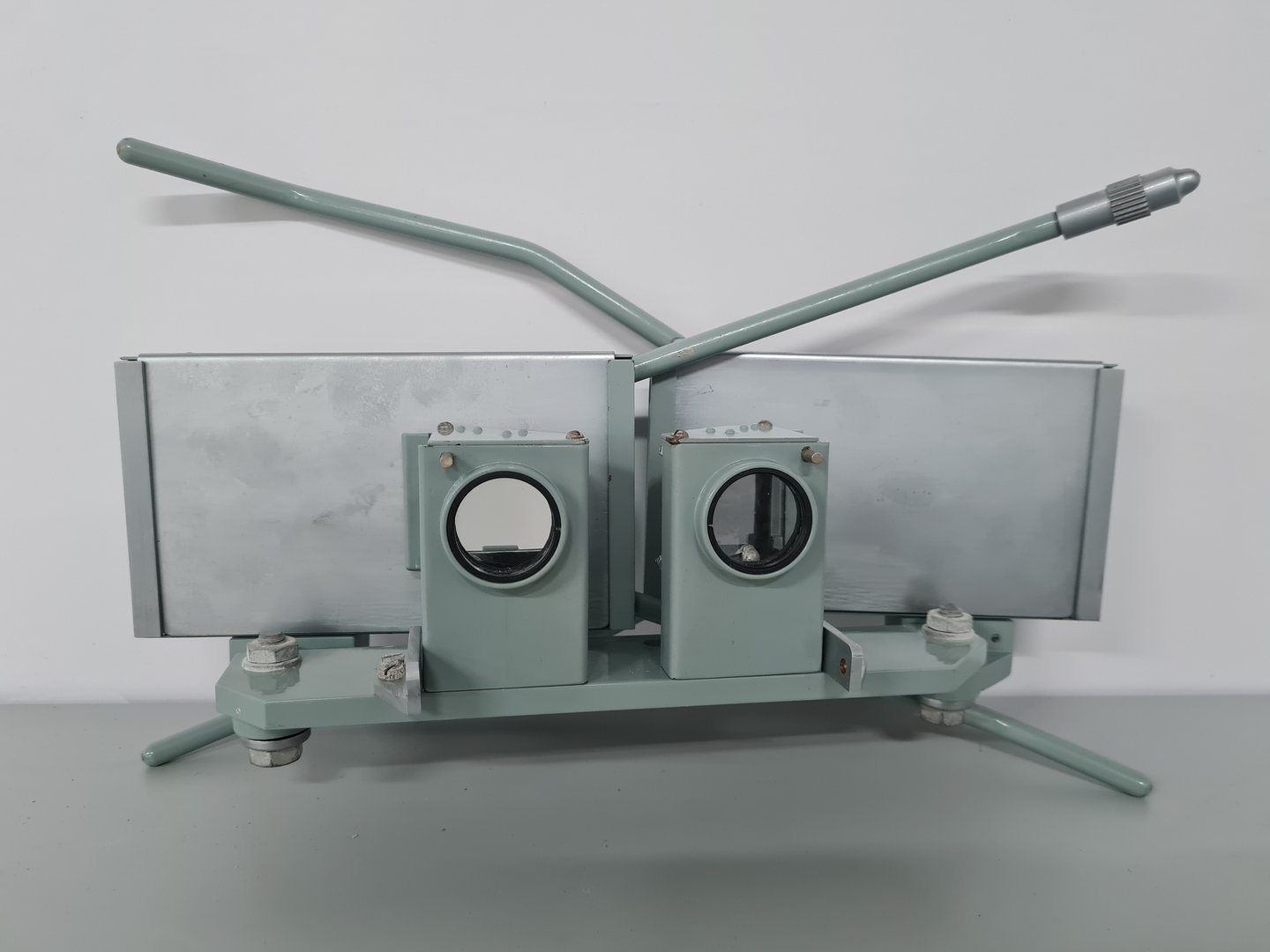 Image of Casella London Folding Mirror Stereoscope & Casela 916 Parallax Bar Lab