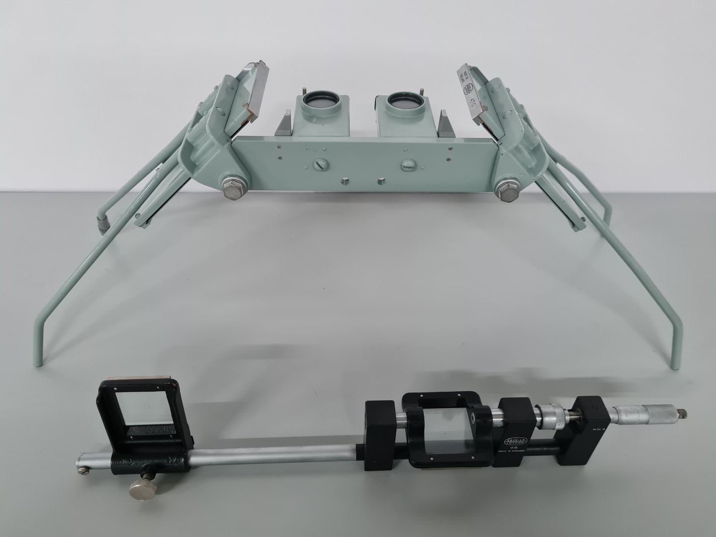 Image of Casella London Folding Mirror Stereoscope & Casela 916 Parallax Bar Lab