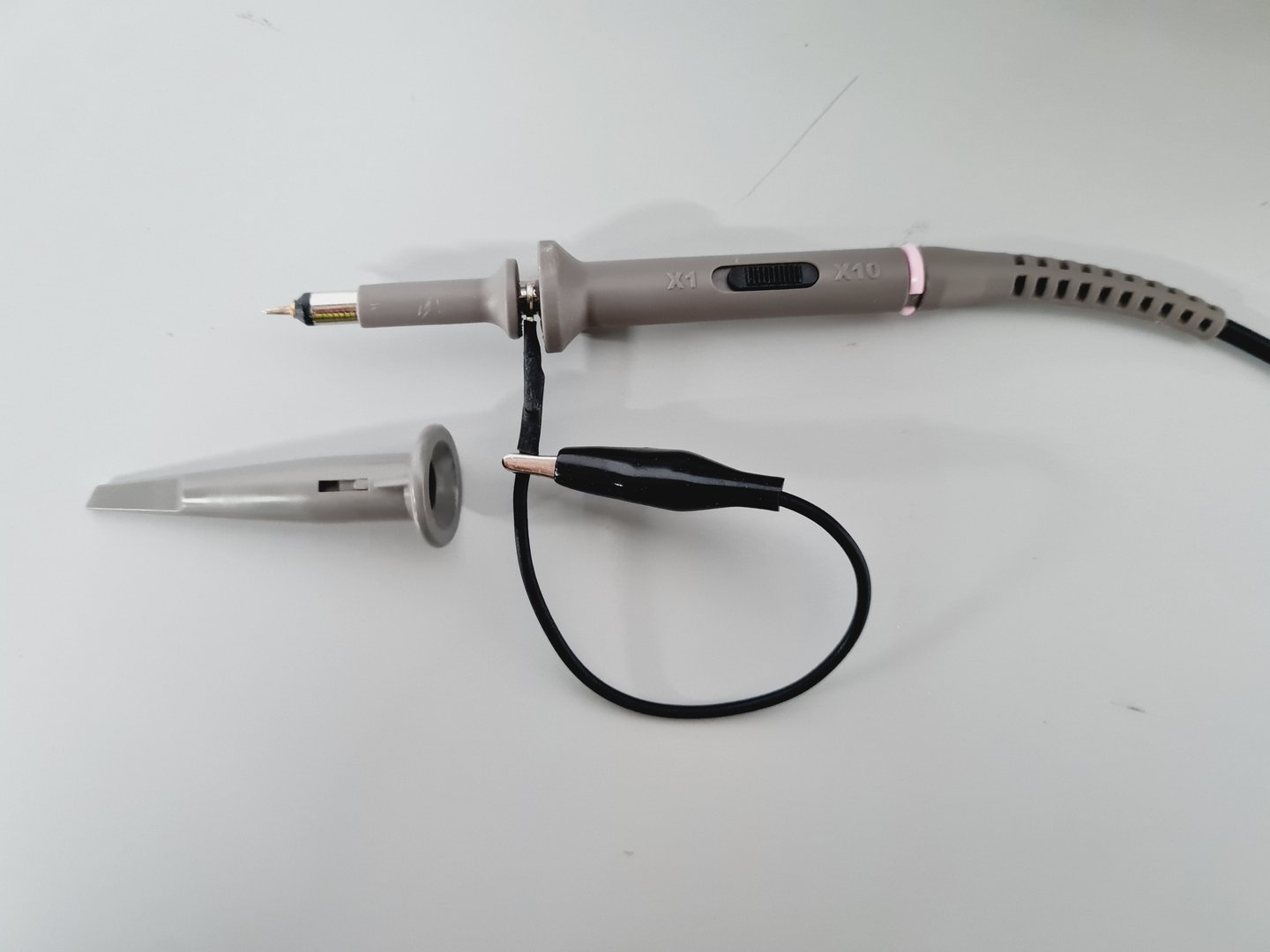 Image of 13 x GW INSTEK GDS-1022 Digital Storage Oscilloscope with Probes Job-Lot Lab Lab