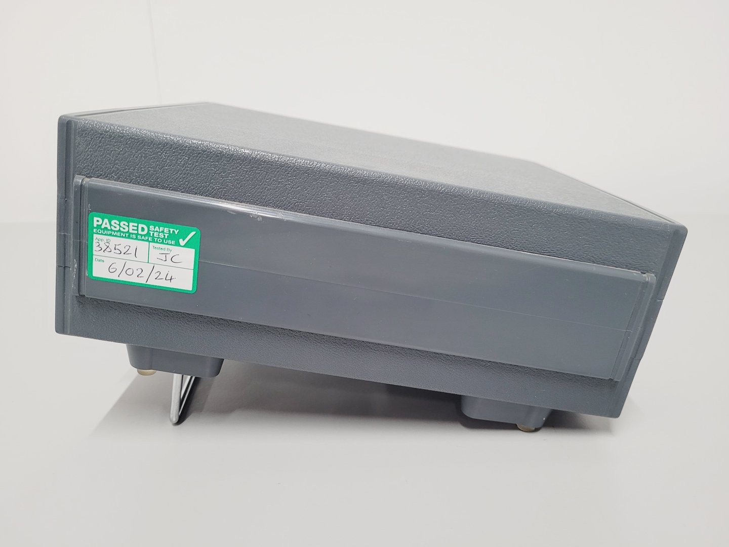Image of 7 x Thurlby Thandar TG120 20Mhz Function Generators Lab