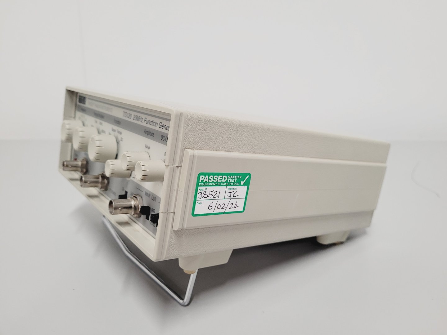 Image of 7 x Thurlby Thandar TG120 20Mhz Function Generators Lab
