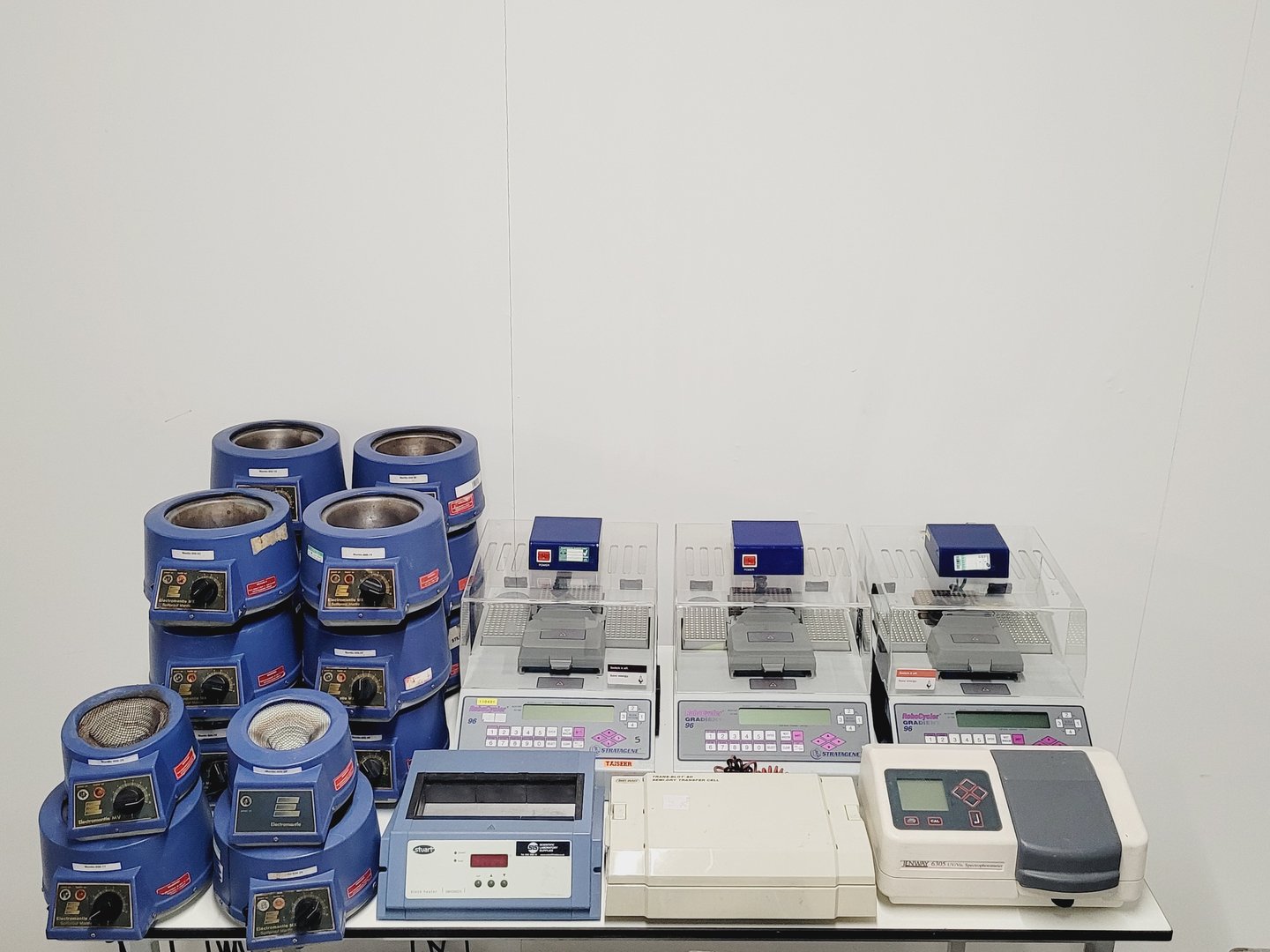 Image of Job Lot of Benchtop Laboratory Equipment - Mixers, Mantles, Stirrers Lab