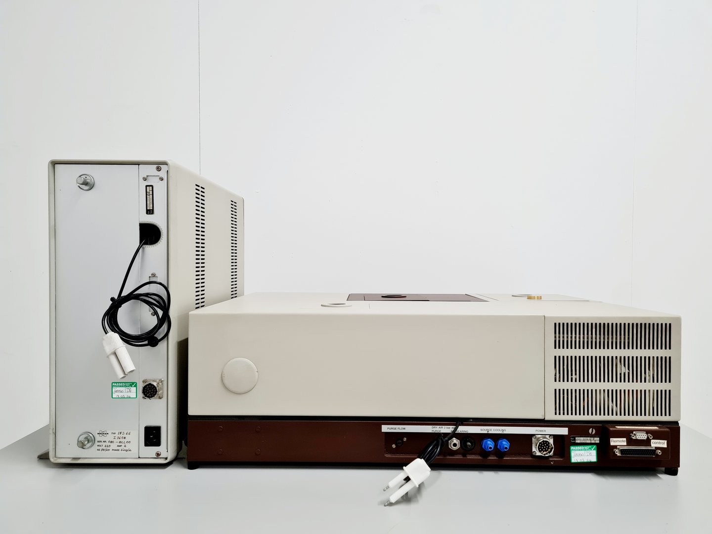 Image of Bruker IFS 66 with IFS Electronics Unit & Accessories