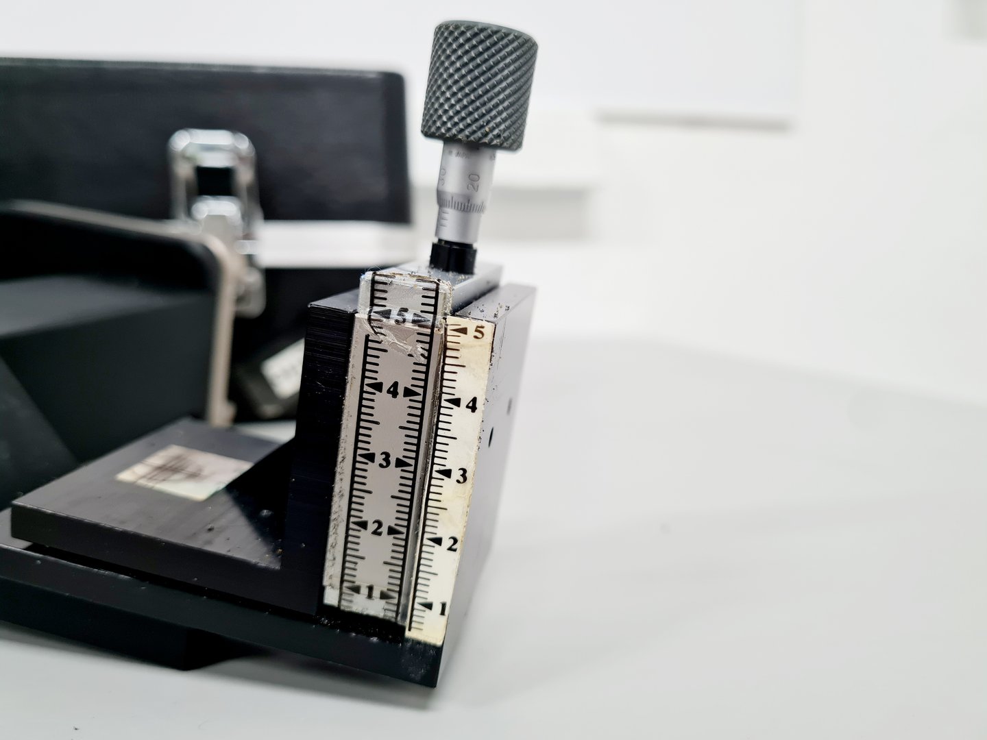 Image of Bruker IFS 66 with IFS Electronics Unit & Accessories