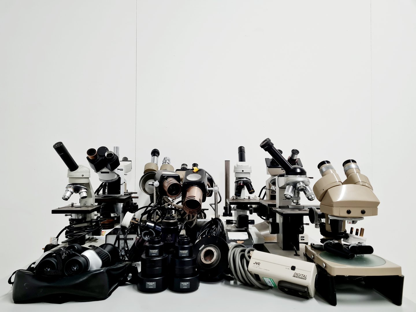 Image of Job Lot of Microscopes & Associated Equipment - Power Supplies, Lamps Lab