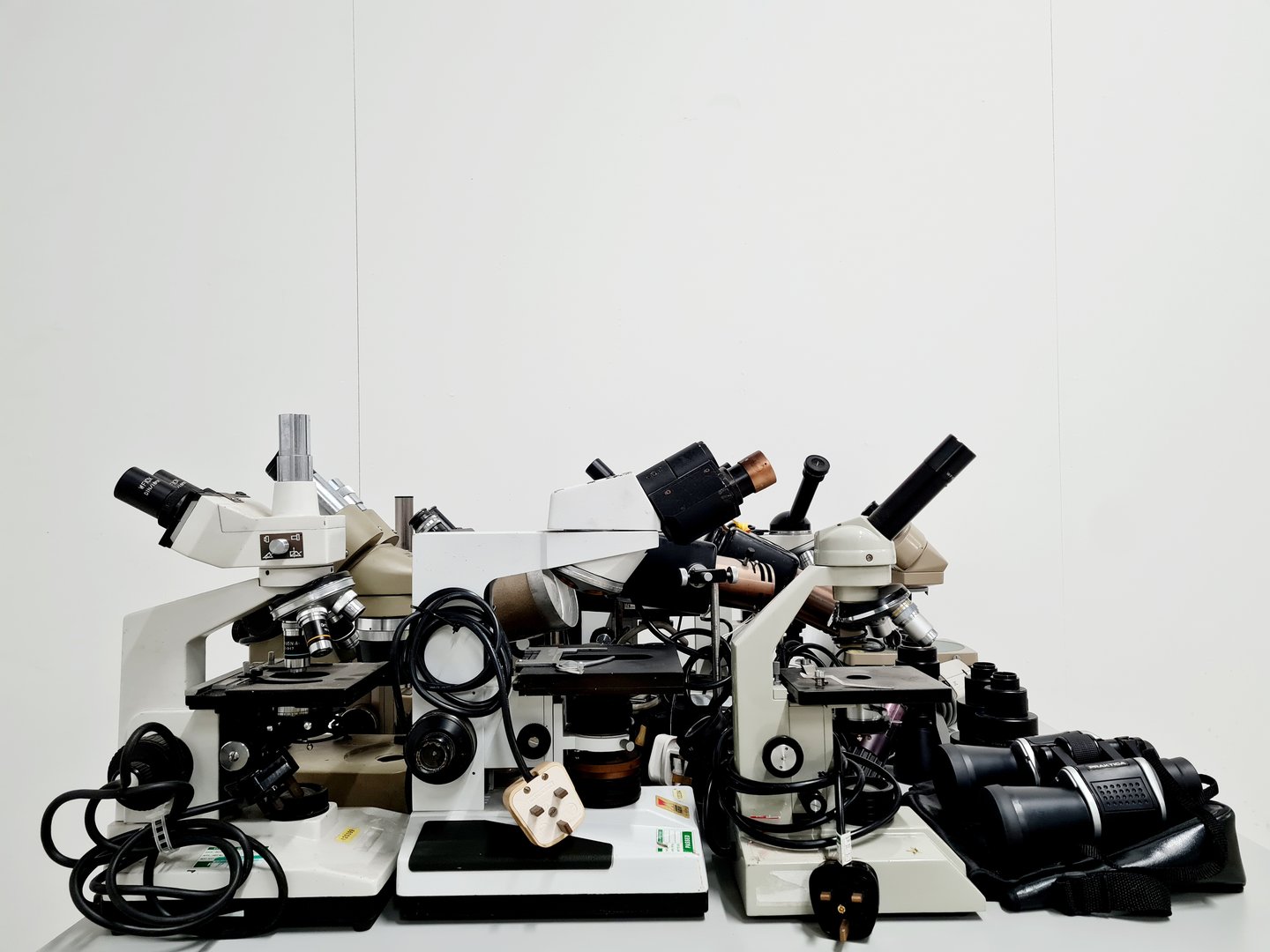 Image of Job Lot of Microscopes & Associated Equipment - Power Supplies, Lamps Lab