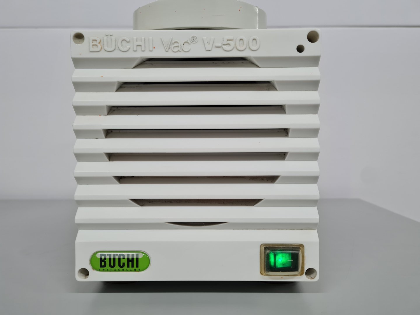 Image of BUCHI Vac V-500 Diaphragm Vacuum Pump Lab