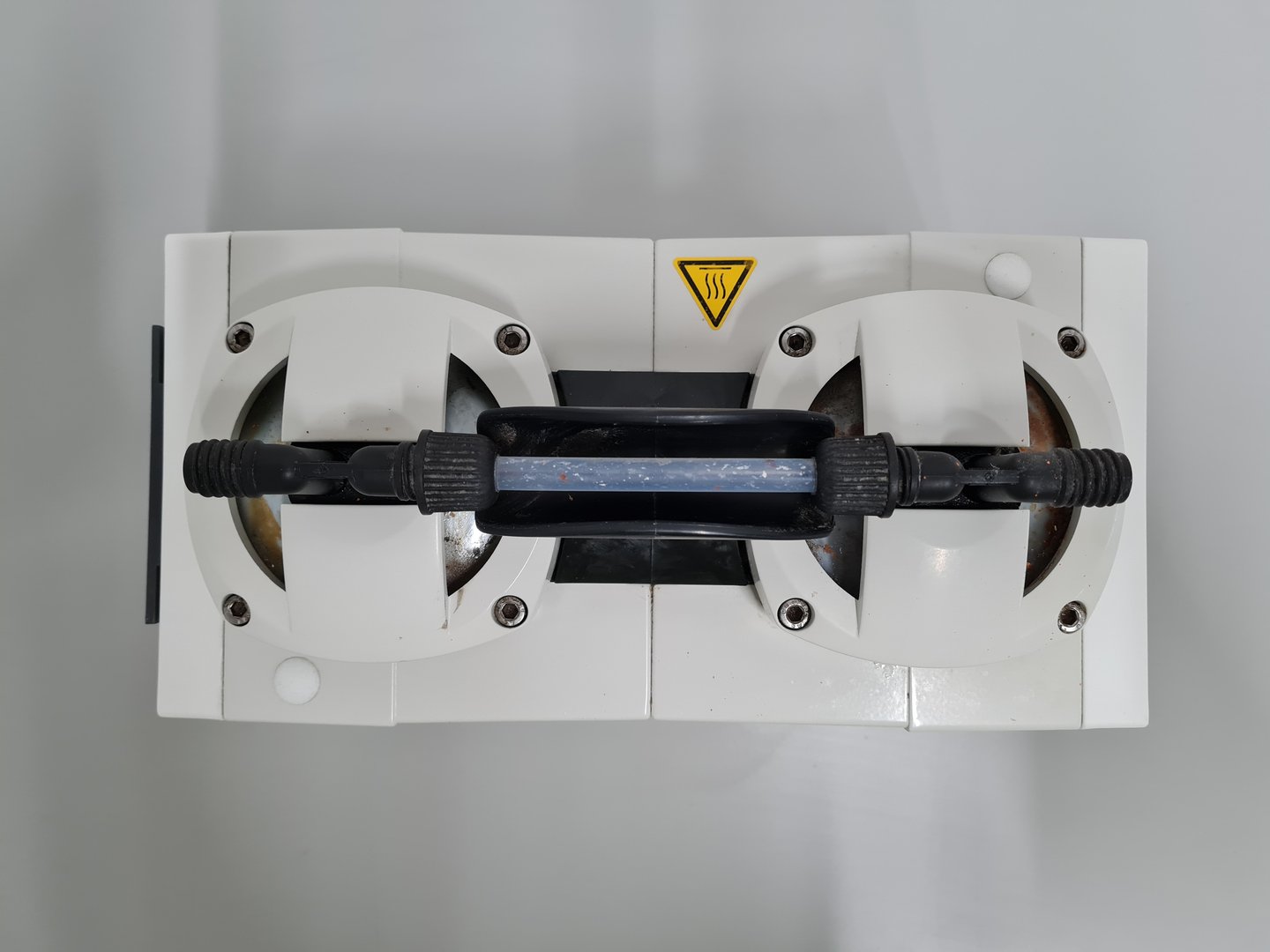 Image of BUCHI Vac V-500 Diaphragm Vacuum Pump Lab