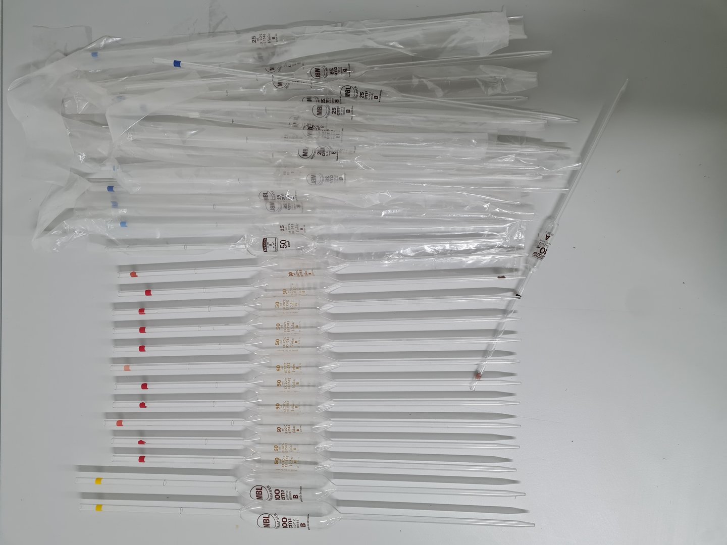 Image of Job Lot of New & Used Laboratory Glassware - Buchner Funnels, Flasks & Pipettes 
