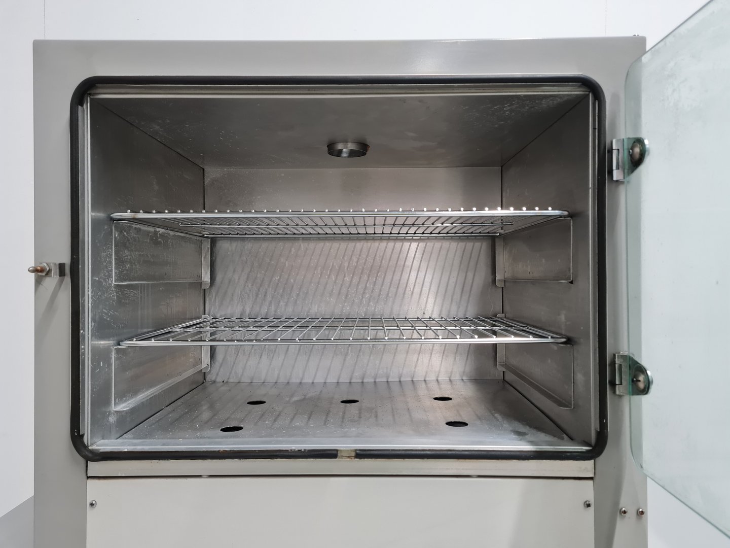 Image of Gallenkamp Size 1 Benchtop Incubator Model: INA-300-010W