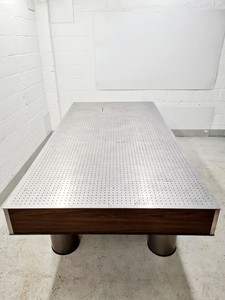 Thumbnail image of Newport Corporation Pneumatic Vibration Isolation Optics Table KL-A 244x122x91