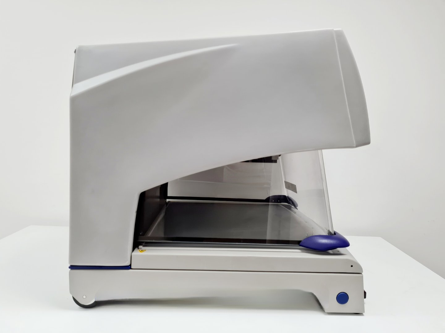 Image of Oxford Instruments X-Strata 960 XRF Analyzer Lab