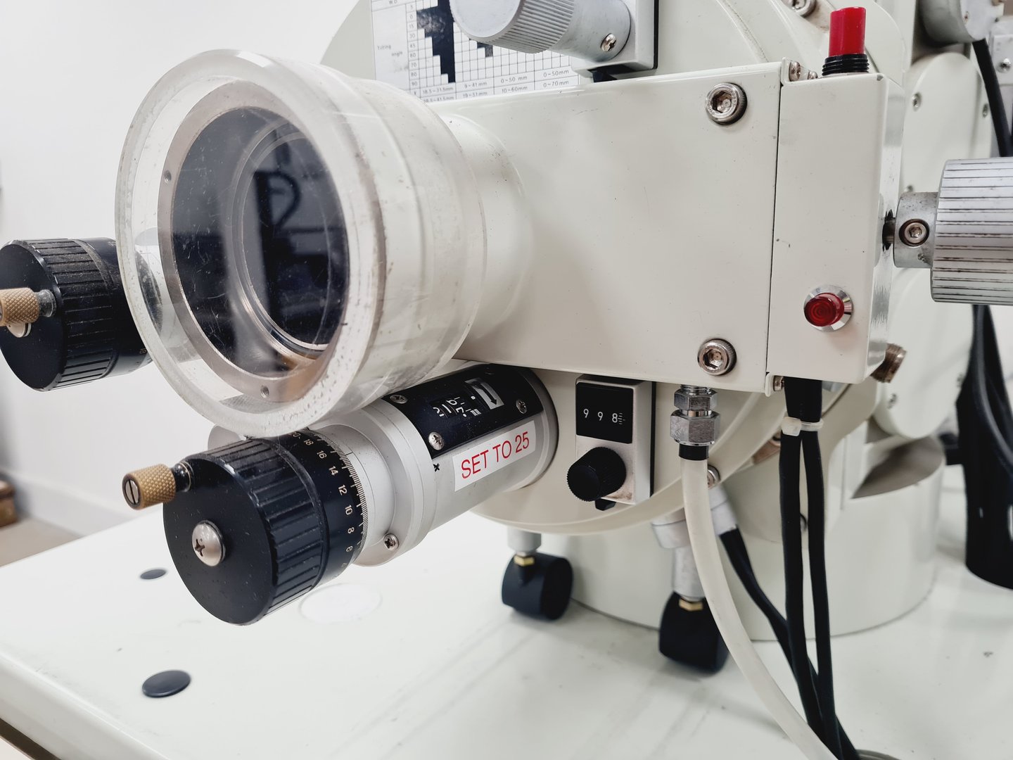 Image of JEOL JSM 840A  SEM Scanning Electron Microscope System (No Control Panel)