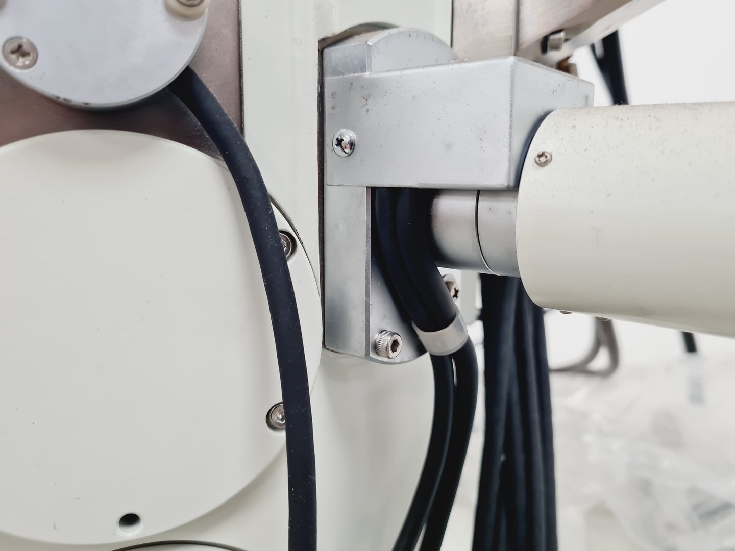 Image of JEOL JSM 840A  SEM Scanning Electron Microscope System (No Control Panel)