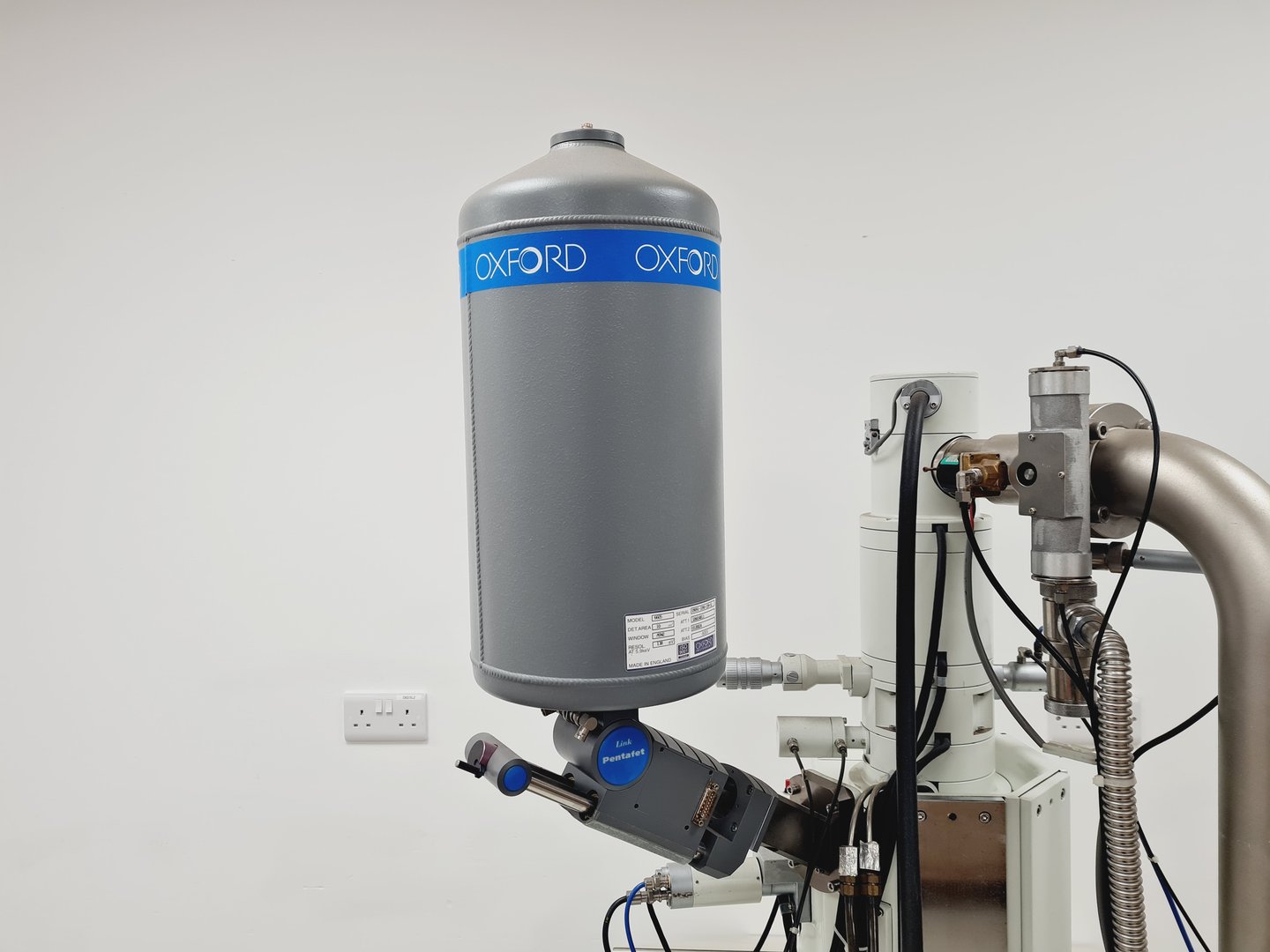 Image of JEOL JSM 840A  SEM Scanning Electron Microscope System (No Control Panel)