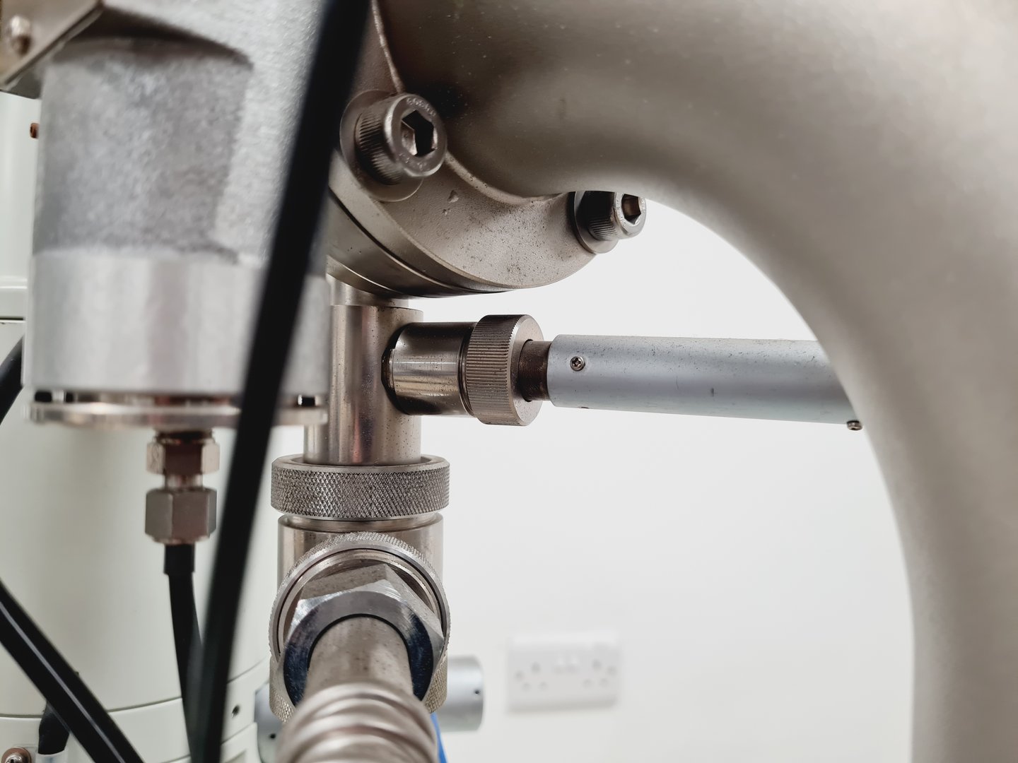 Image of JEOL JSM 840A  SEM Scanning Electron Microscope System (No Control Panel)