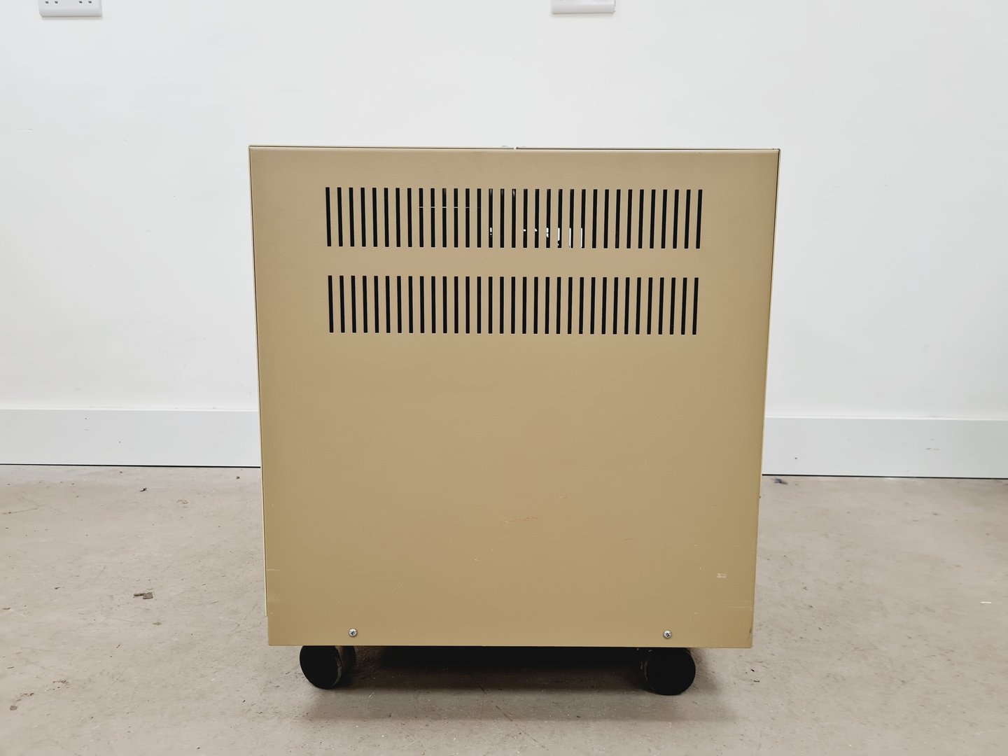 Image of JEOL JSM 840A  SEM Scanning Electron Microscope System (No Control Panel)