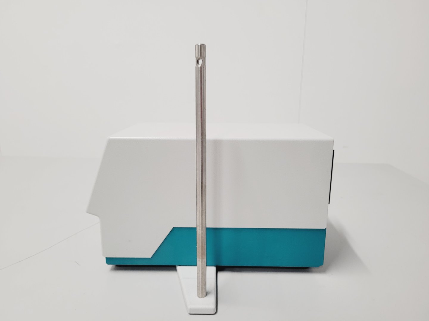 Image of Metrohm 831 KF Coulometer System with Keypad, Magnetic Stirrer and Accessories