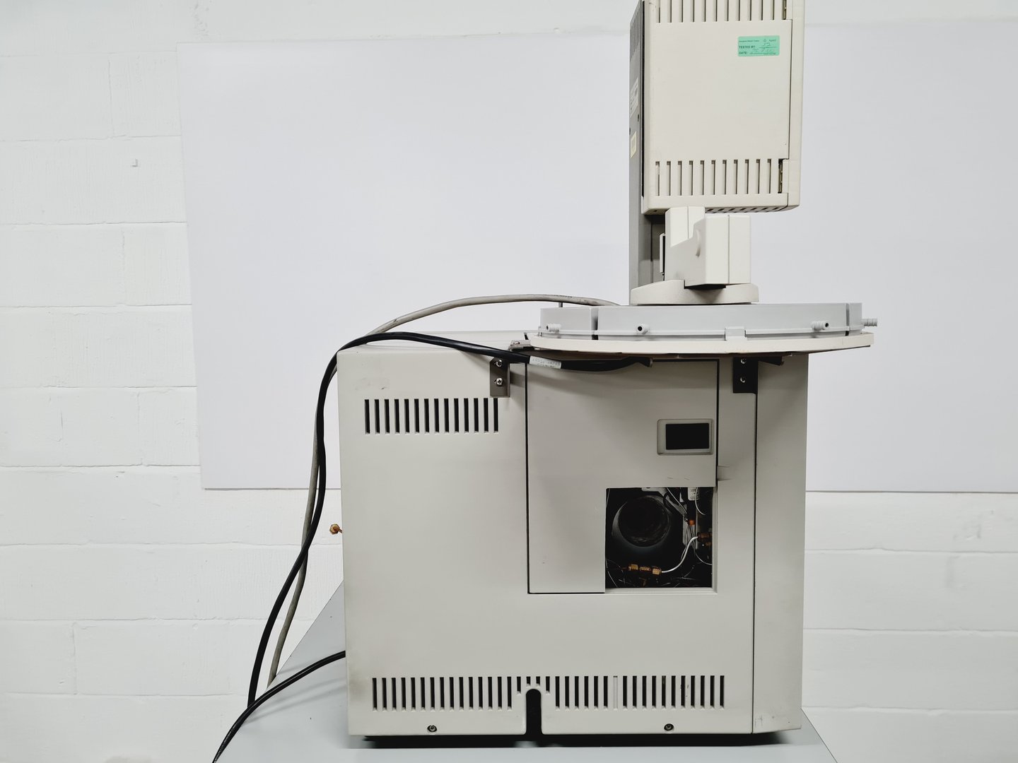 Image of Hewlett Packard 5890 Series II Gas Chromatograph GC System Lab