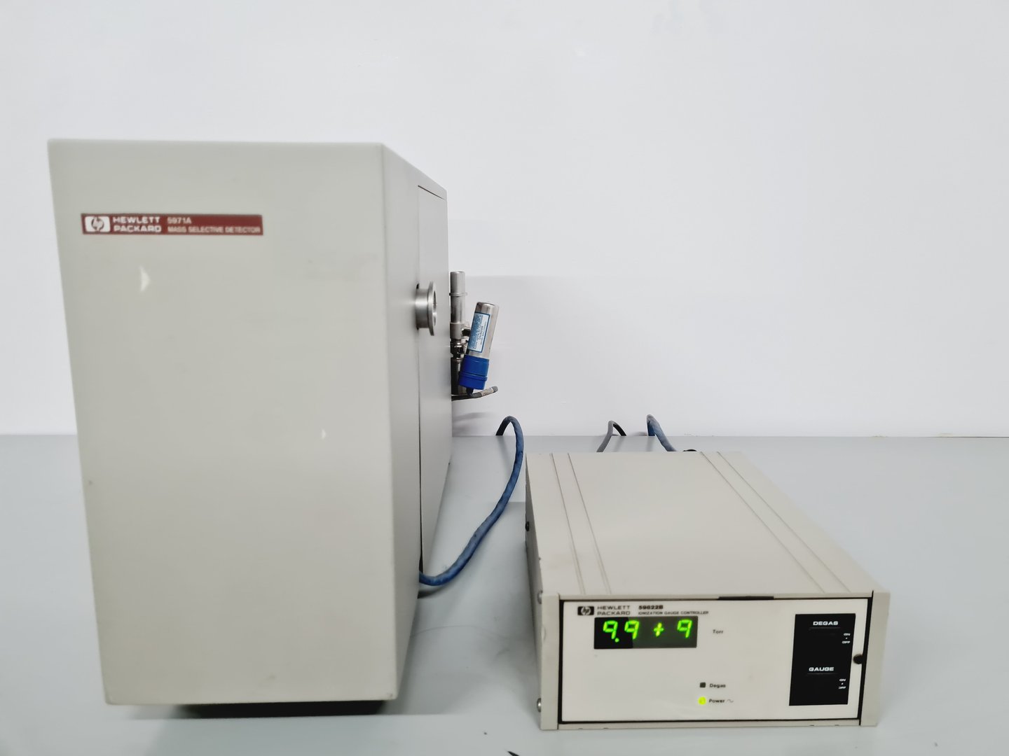 Image of Hewlett Packard 5890 Series II Gas Chromatograph GC System Lab