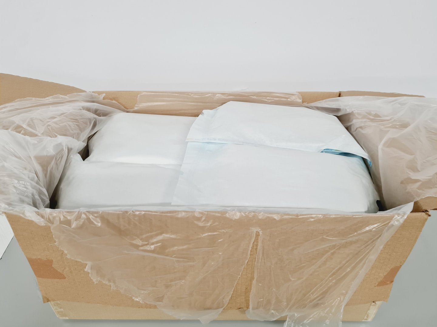 Image of Nuline Medical Standard Gown L 672 Units (24 Boxes)