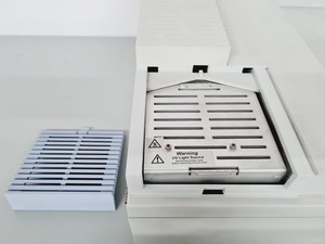 Thumbnail image of Perkin Elmer Model Lambda 35 UV/VIS Spectrophotometer Lab