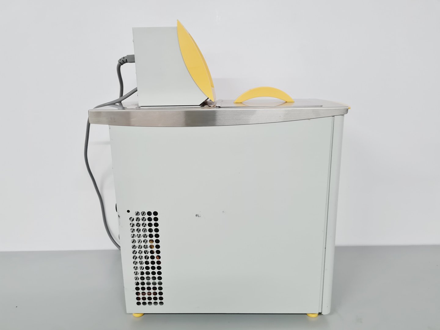 Image of Lauda Alpha Model RA 8 Chilling Thermostatic Water Bath