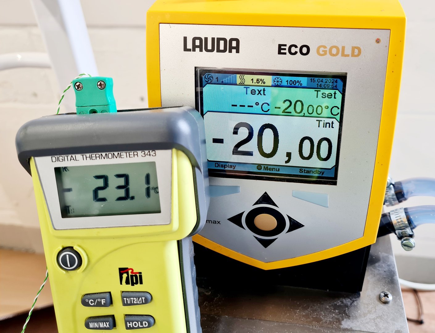 Image of Lauda Eco Gold with Lauda Eco RE 420 G Water Bath Lab