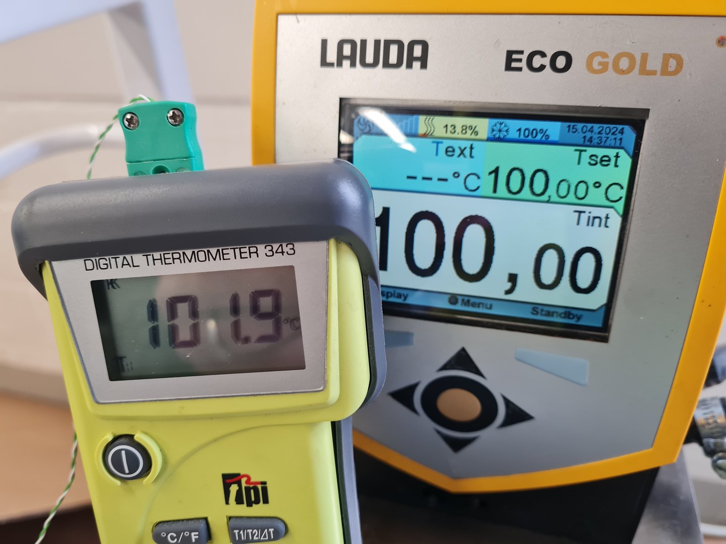 Image of Lauda Eco Gold with Lauda Eco RE 420 G Water Bath Lab