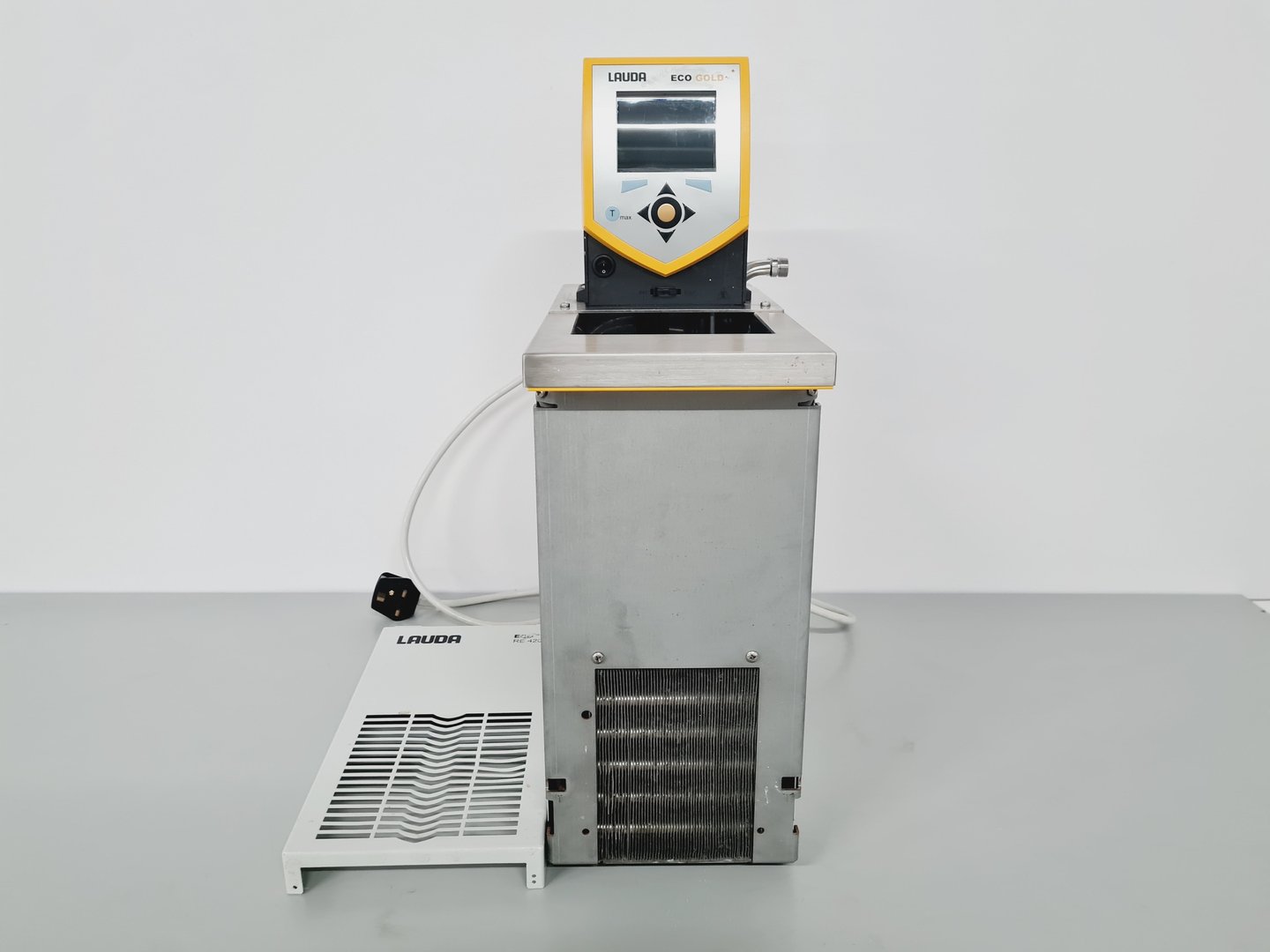 Image of Lauda Eco Gold with Lauda Eco RE 420 Refrigerated Water Bath Lab