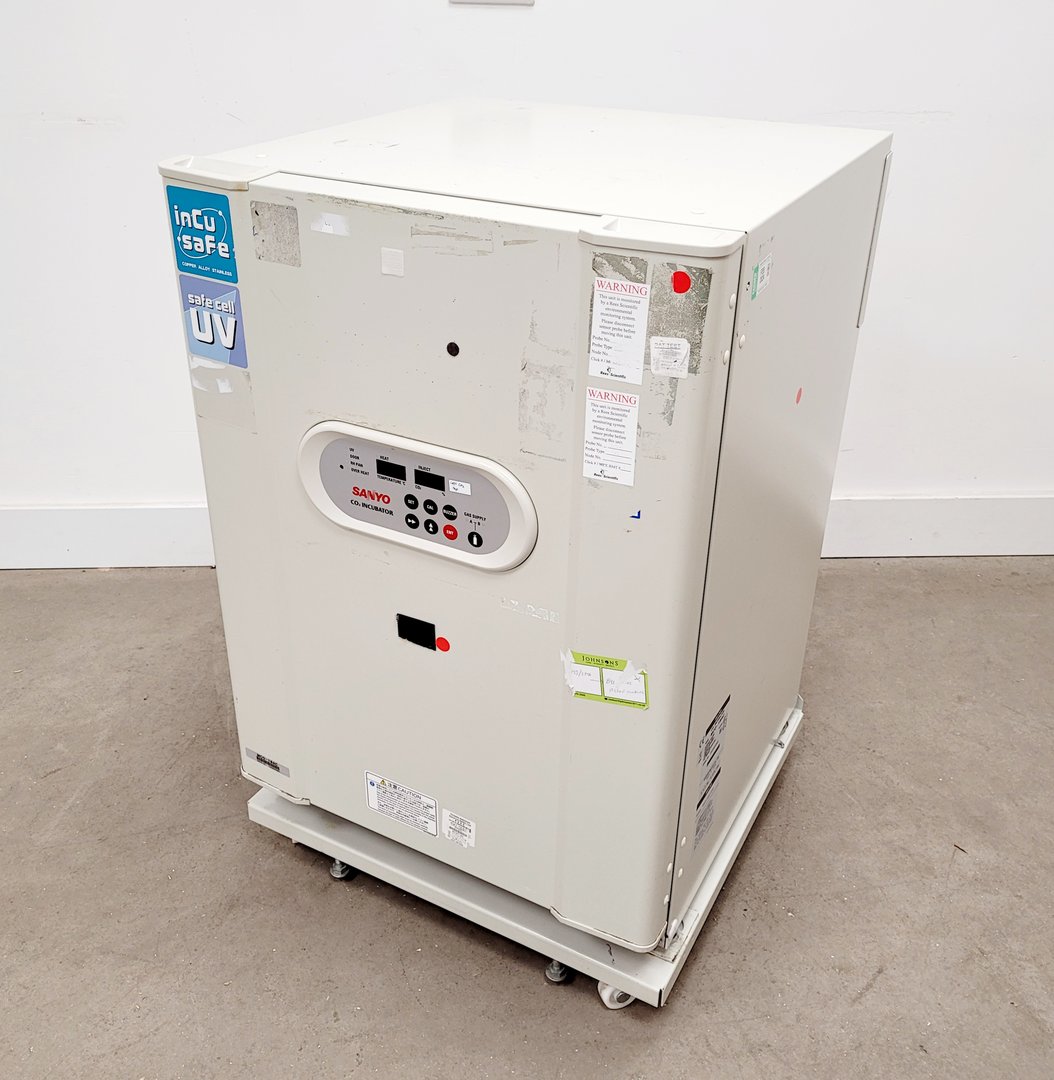 Image of Sanyo MCO-18AC CO2 Incubator Lab