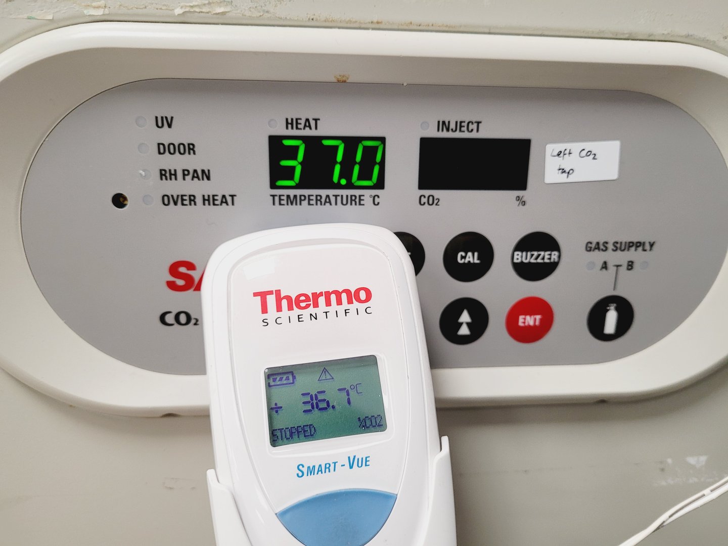 Image of Sanyo MCO-18AC CO2 Incubator Lab