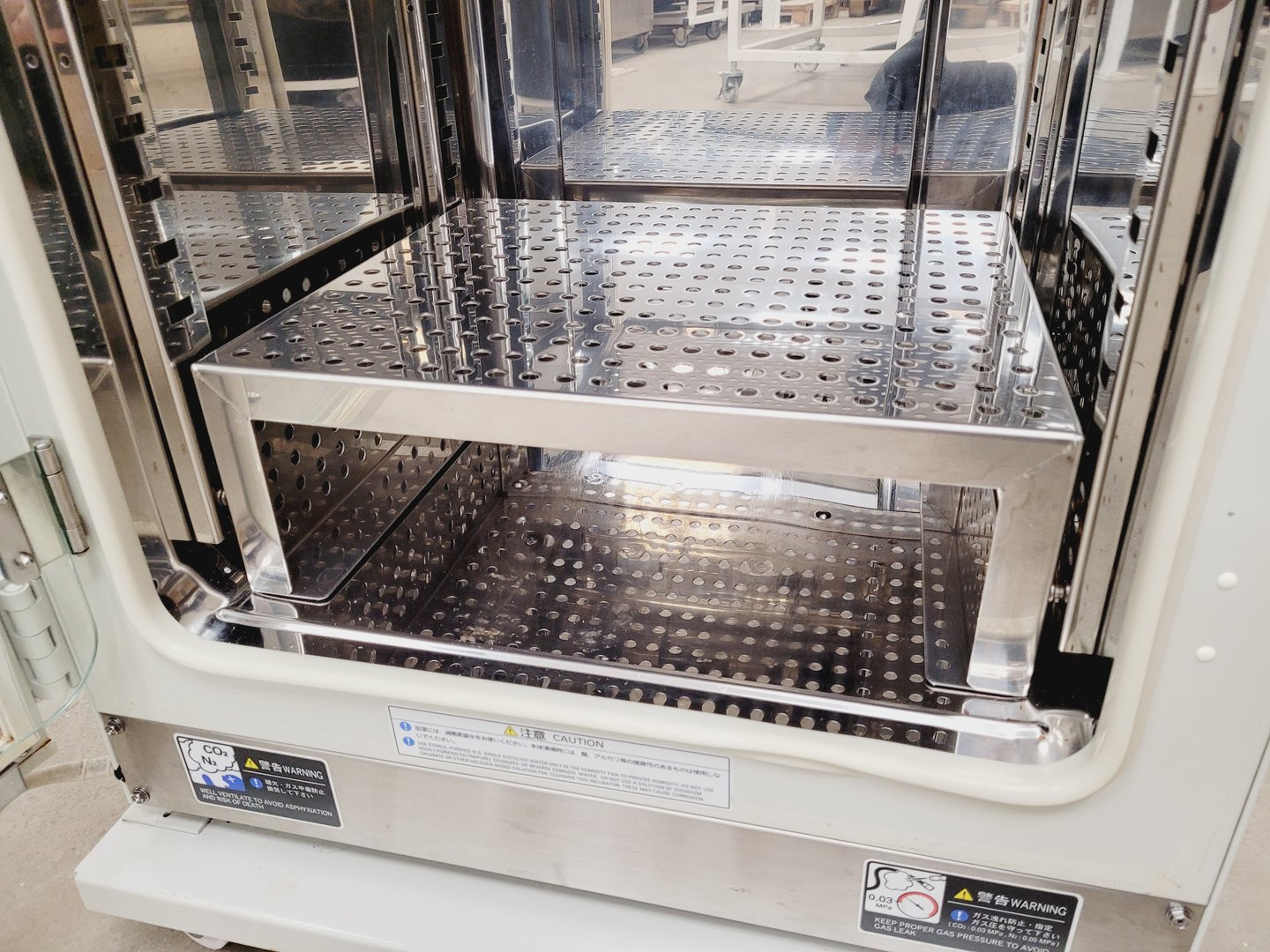 Image of Sanyo MCO-18AC CO2 Incubator Lab