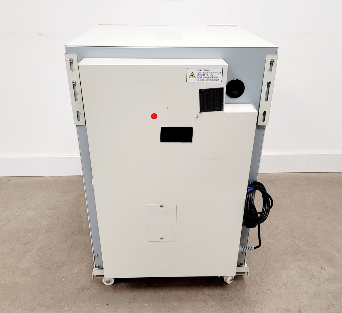 Image of Sanyo MCO-18AC CO2 Incubator Lab