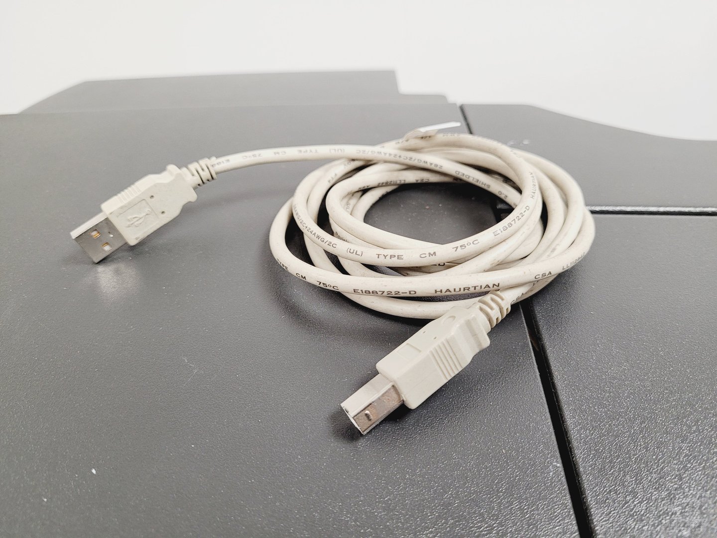 Image of HP Designjet 800ps C7780C with a Full Set of Ink Cartridges