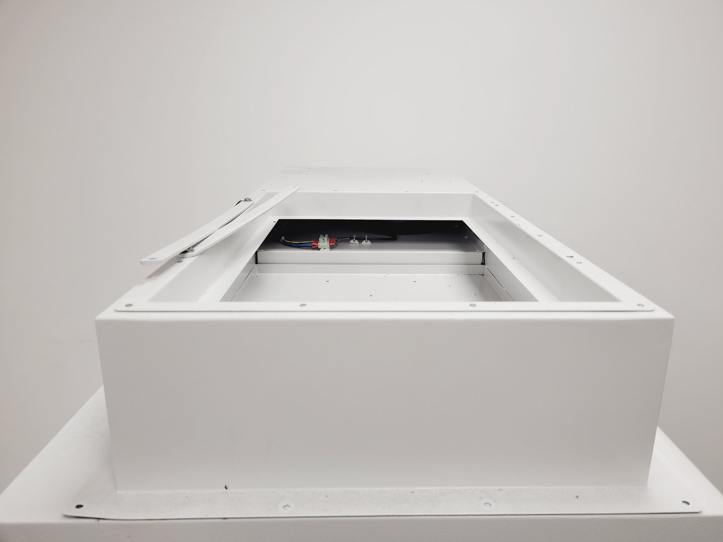 Image of Labcaire Model SC12R Recirculating Class II Safety Cabinet Lab