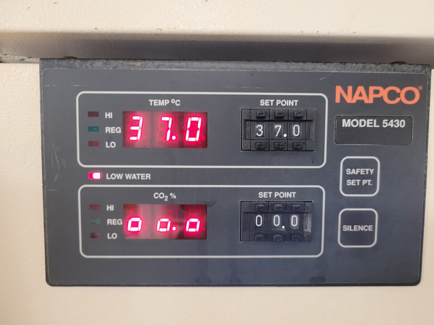 Image of NAPCO Model 5430 CO2 Incubator Double Stack Lab