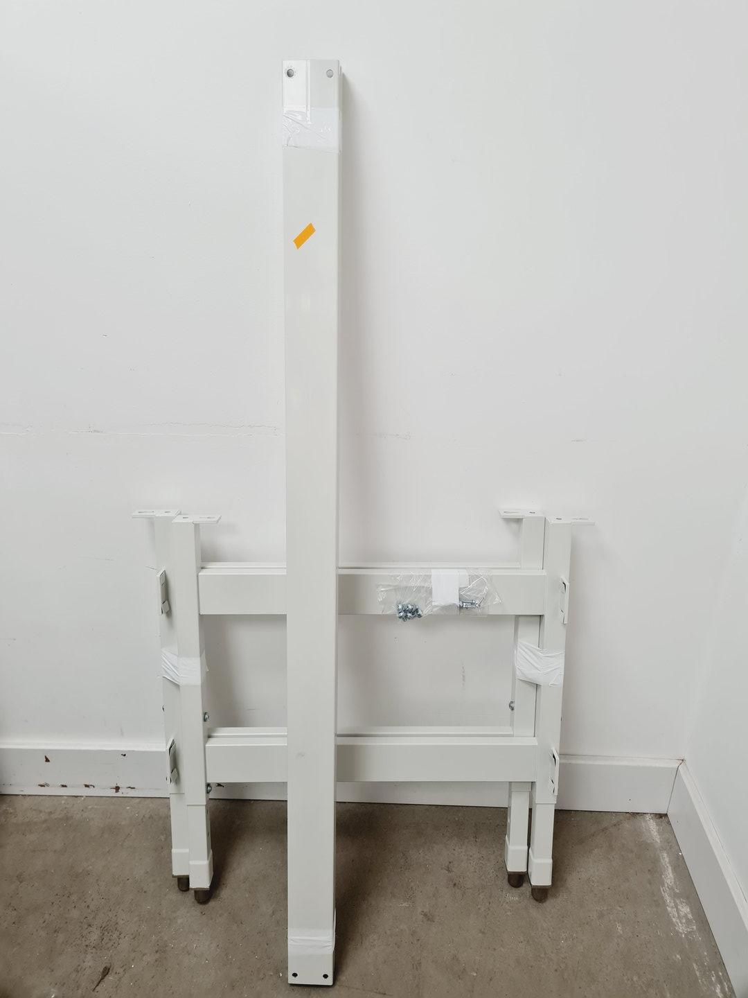 Image of Thermo Fisher Model Safe 2020 1.5 Class 2 Biological Safety Cabinet Lab