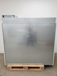 Thumbnail image of Thermo Fisher Model Safe 2020 1.5 Class 2 Biological Safety Cabinet Lab