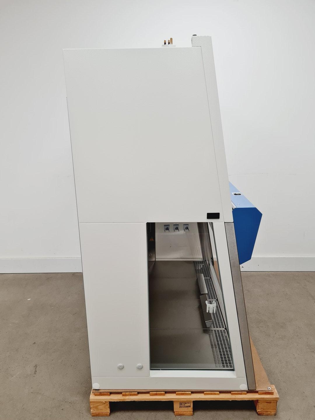 Image of Thermo Fisher Safe 2020 1.2 Class 2 Biological Safety Cabinet Lab