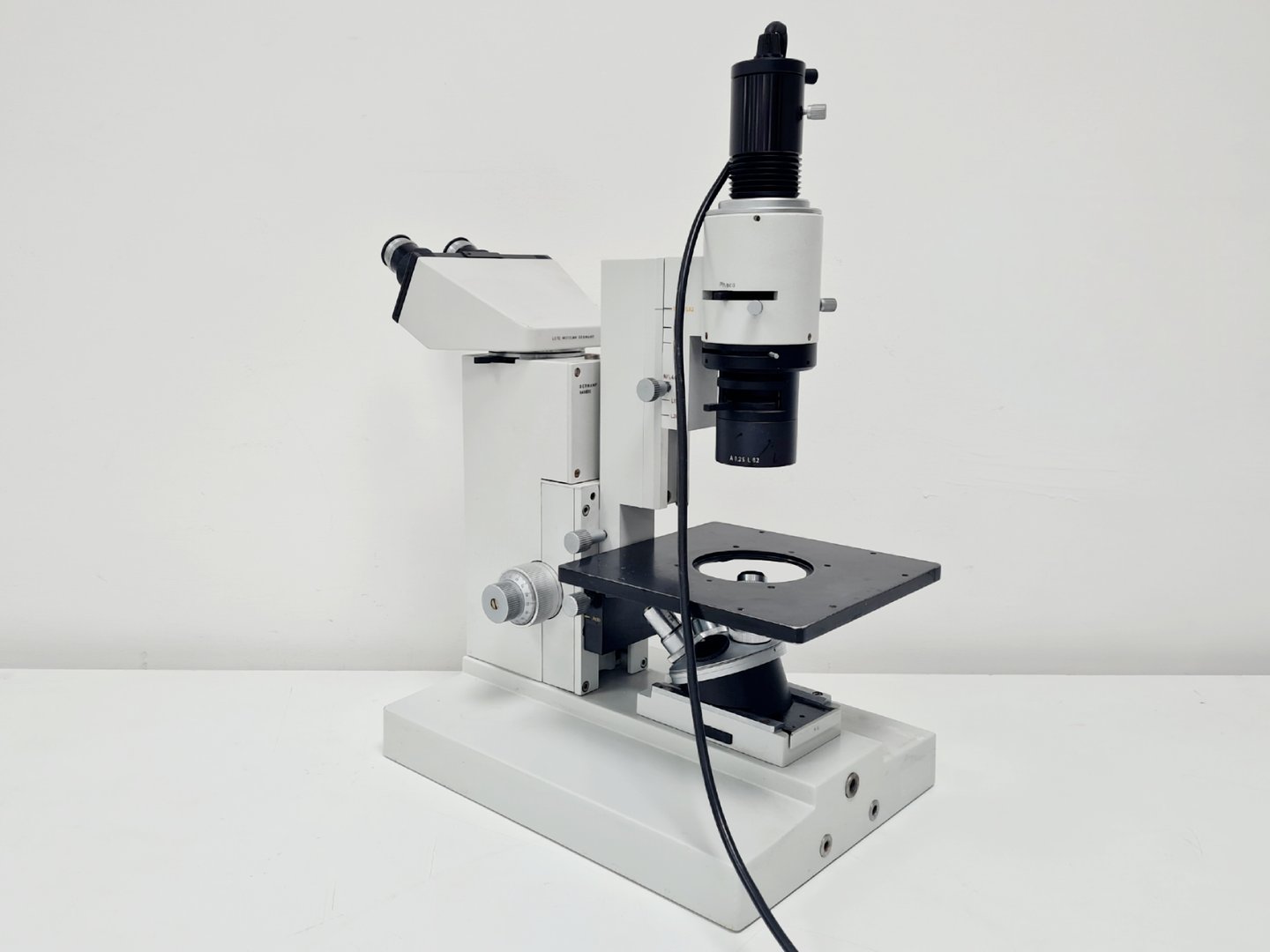 Image of Leitz Diavert Inverted Microscope Lab