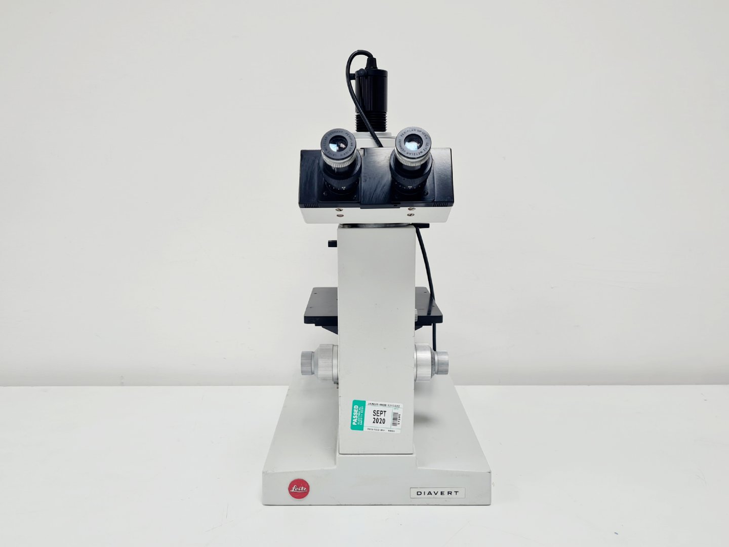 Image of Leitz Diavert Inverted Microscope Lab