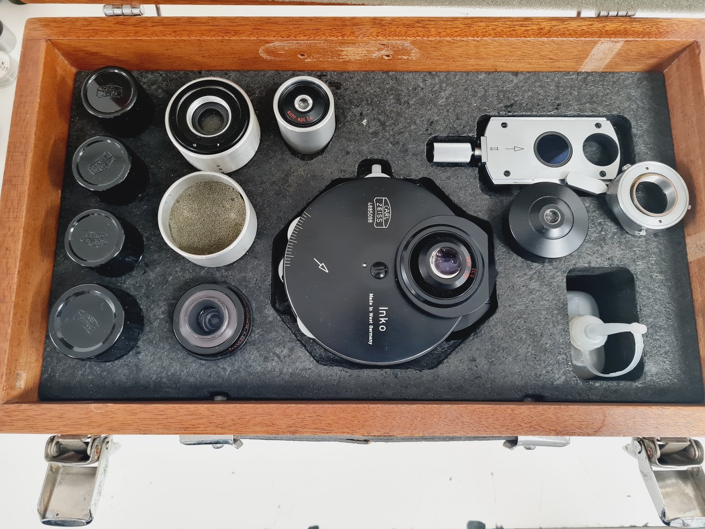 Image of Zeiss Ulraphot Vintage Photographic Microscope With Lot Of Accessories + Desk