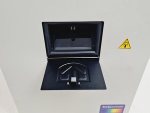 Thumbnail image of BioSpectrum 510 UVP MultiSpectral Darkroom Imaging System Lab