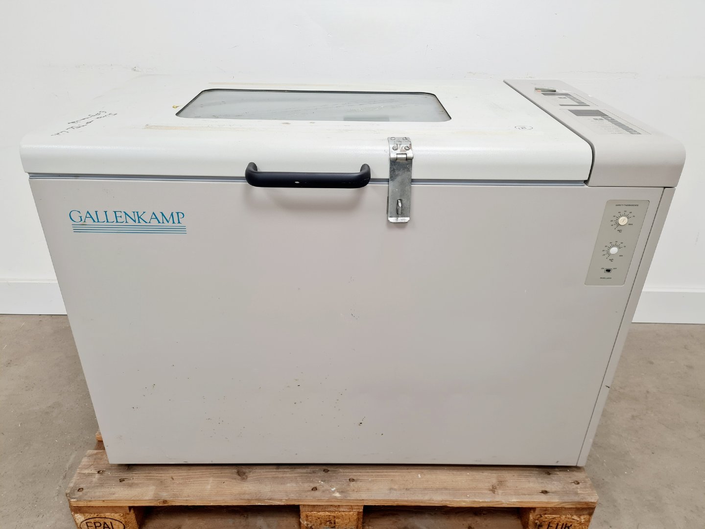 Image of Gallenkamp Shaking Incubator Cat no. IOX400.XX2.C Lab