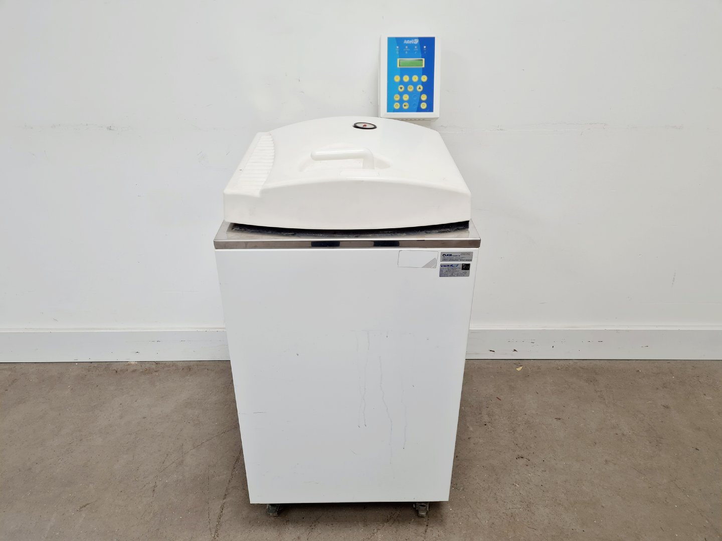 Image of Astell AMA240N Floorstanding Autoclave Lab