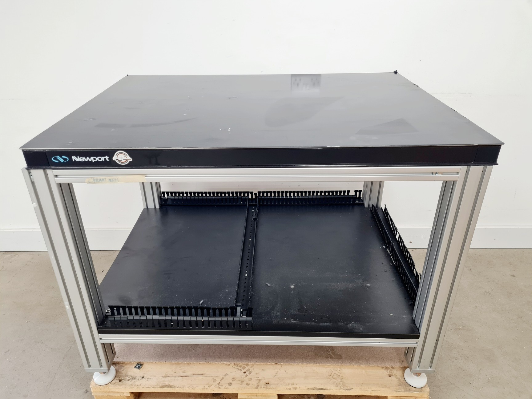 Image of Newport 90x90x90cm Anti-Vibration Isolation Table